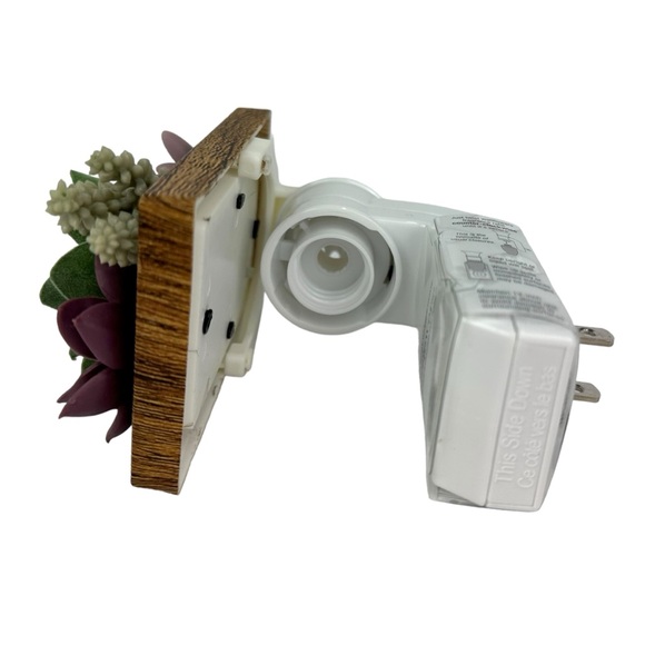 Bath & Body Works Succulent Frame Plant Garden Wallflower Plug-In Unit Diffuser - Picture 7 of 10